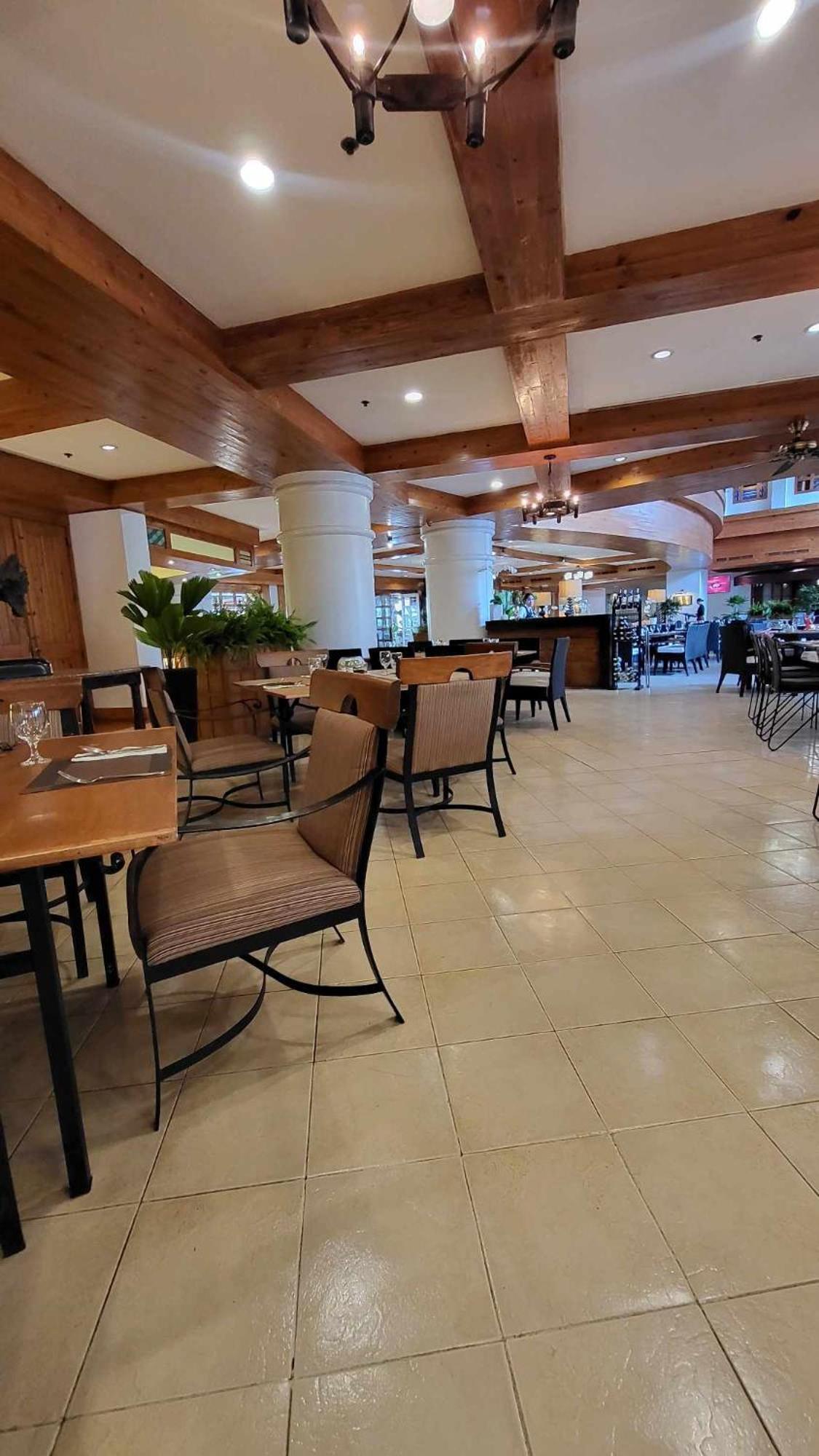 Family Room,2 King Bed Privately Owned At The Forest Lodge By Mist And Pine Baguio City Exterior photo