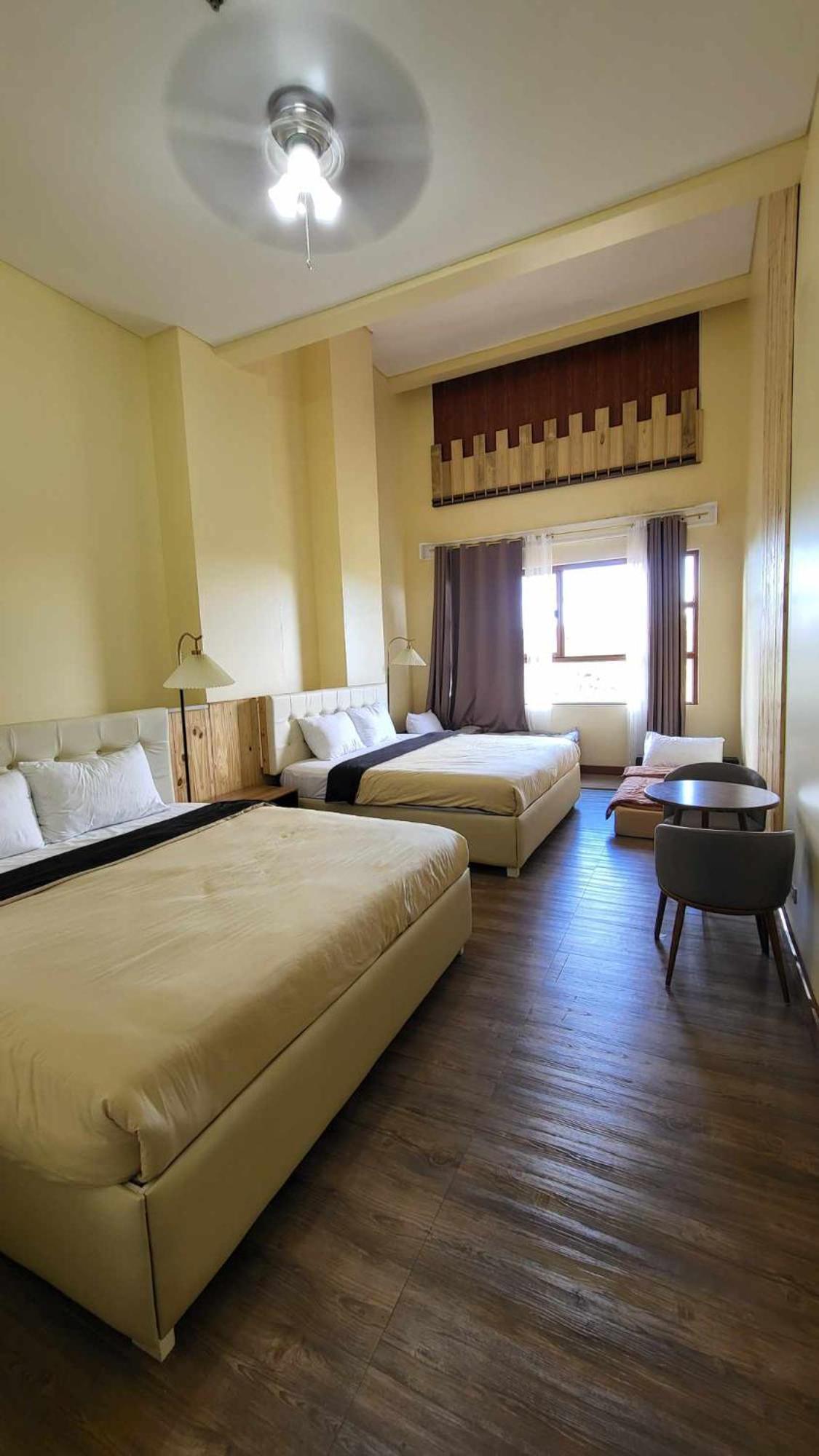 Family Room,2 King Bed Privately Owned At The Forest Lodge By Mist And Pine Baguio City Exterior photo