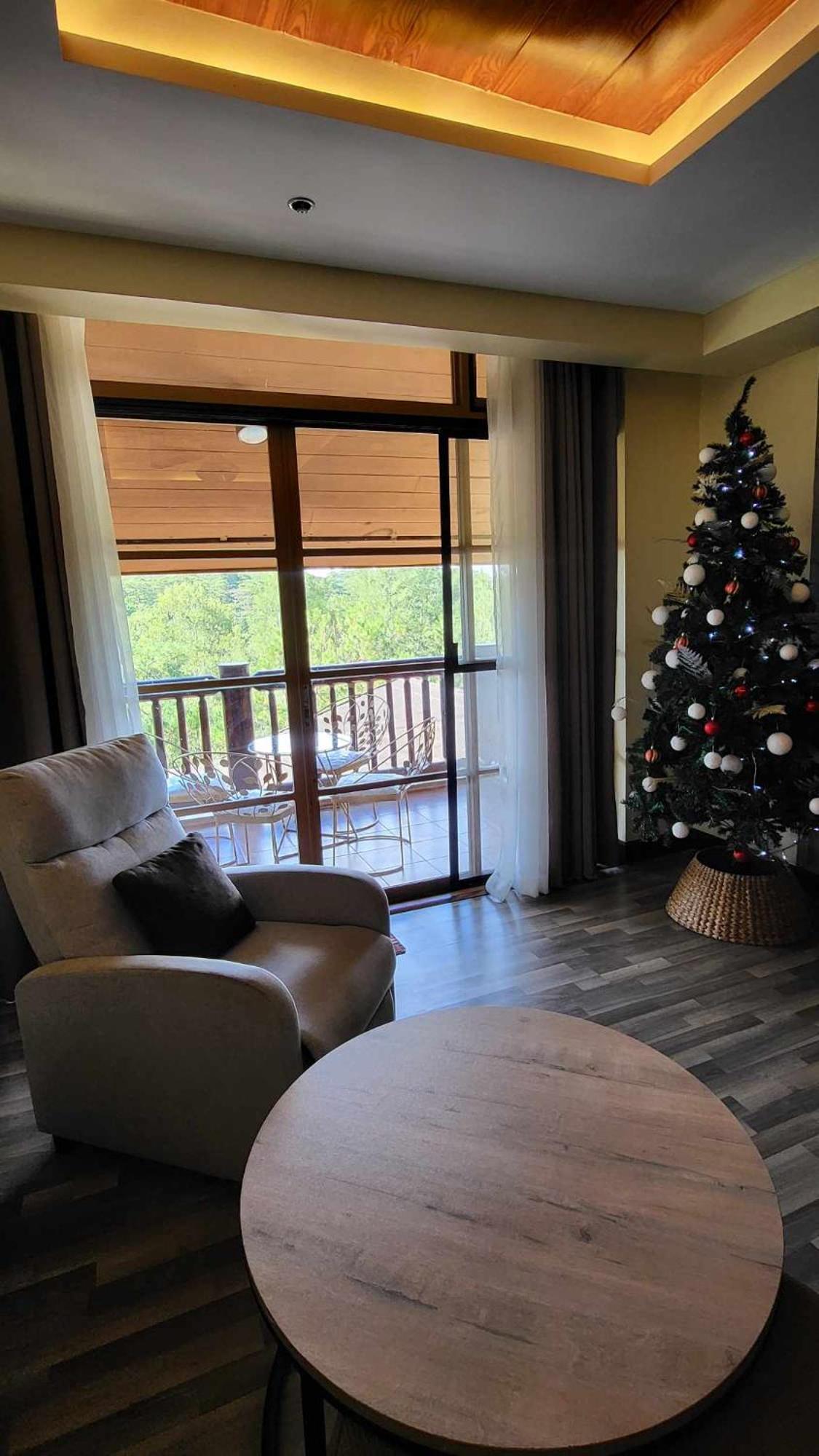 Family Room,2 King Bed Privately Owned At The Forest Lodge By Mist And Pine Baguio City Exterior photo