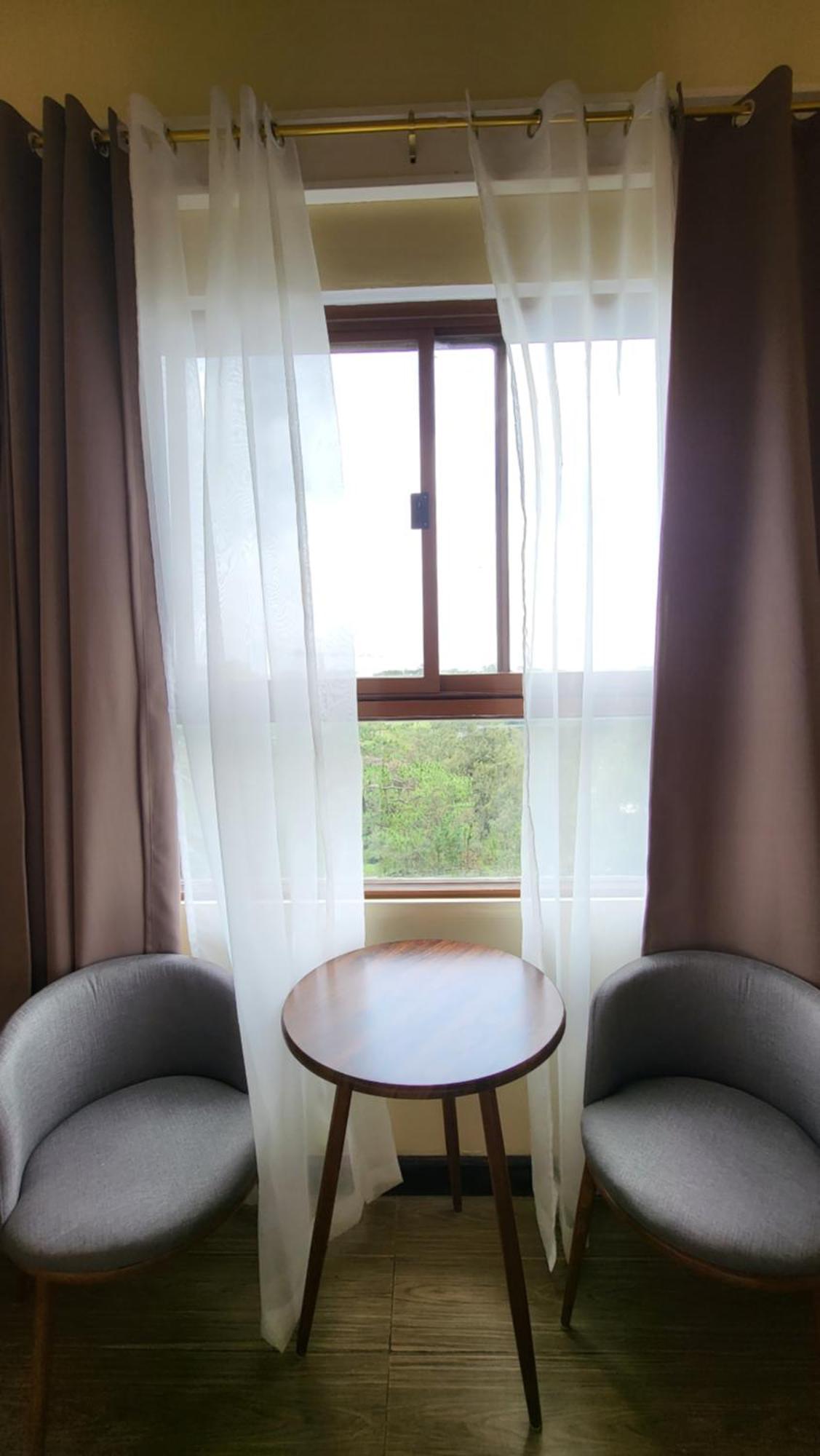Family Room,2 King Bed Privately Owned At The Forest Lodge By Mist And Pine Baguio City Exterior photo